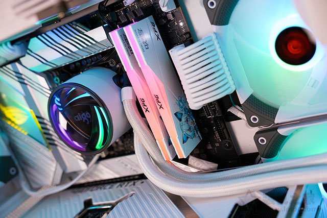 高颜值雪武战姬纯白主题，i7 11700K配RTX3070水冷主机方案