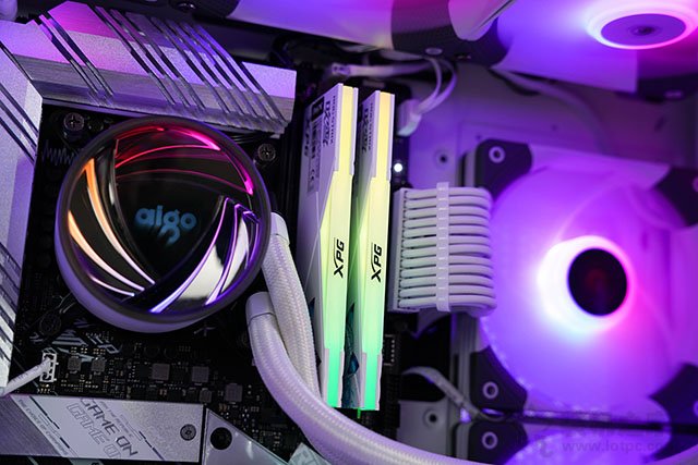 高颜值雪武战姬纯白主题，i7 11700K配RTX3070水冷主机方案