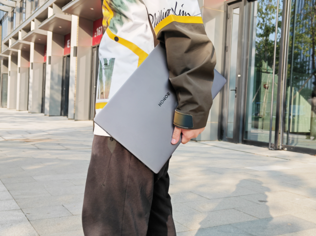 荣耀MagicBook 16 Pro锐龙版评测:7000元价位的钢桶型生产力工具