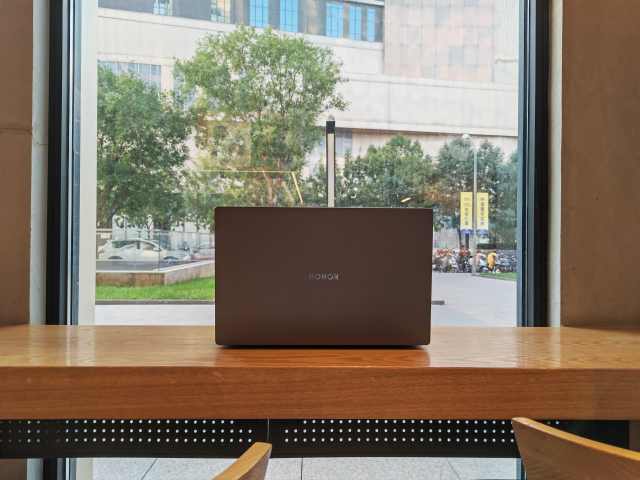 荣耀MagicBook 16 Pro锐龙版评测:7000元价位的钢桶型生产力工具