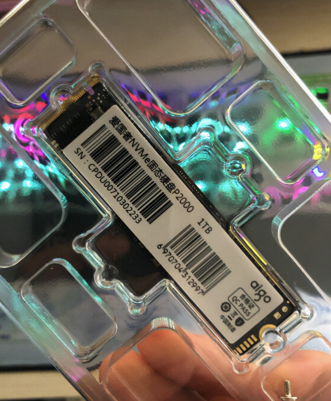 399元入手爱国者1TB SSD P2000测评分享:4毛1GB,还要啥自行车