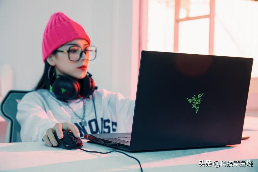 满分的电竞利器,雷蛇灵刃15标准版升级战力