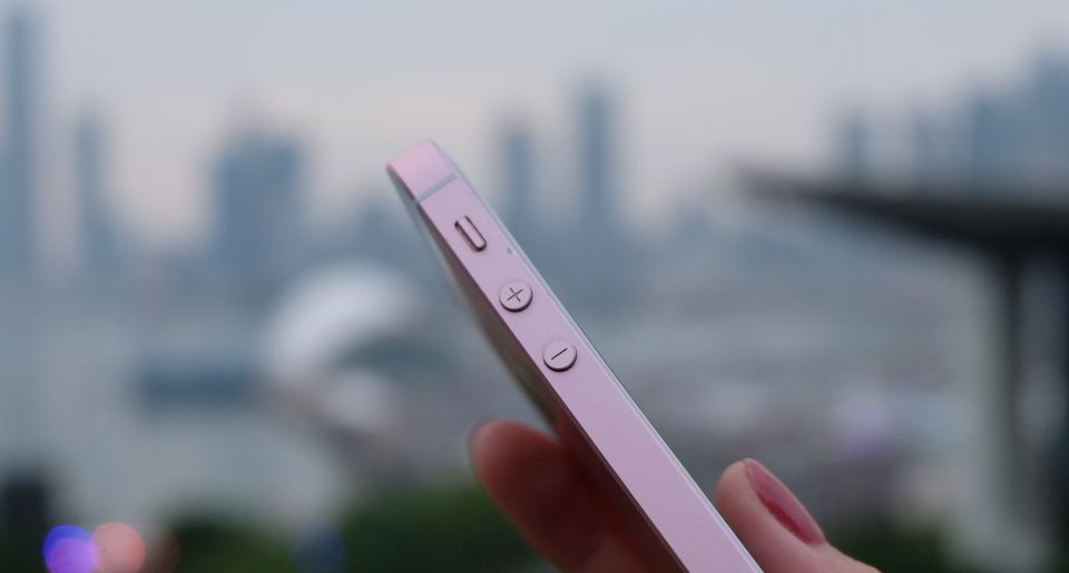 5年前的苹果小钢炮现在怎么样了?iPhone SE评测