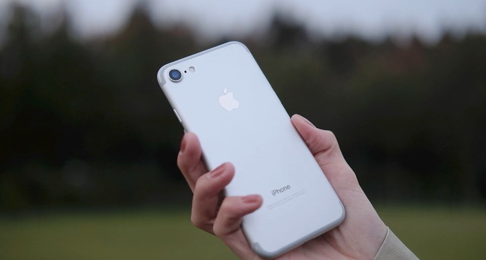 最不起眼的苹果旗舰:iPhone7迟到的评测