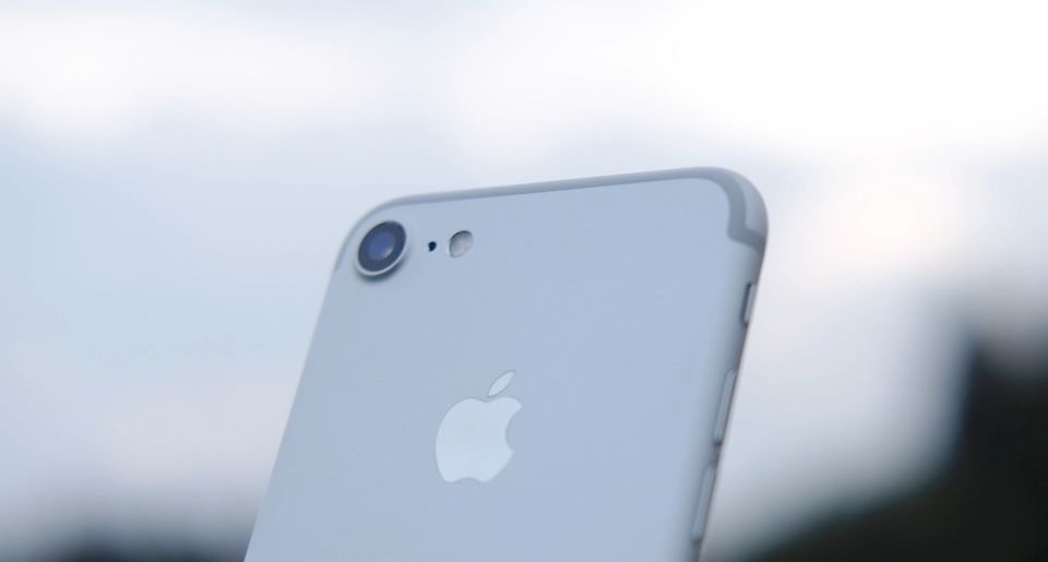 最不起眼的苹果旗舰:iPhone7迟到的评测