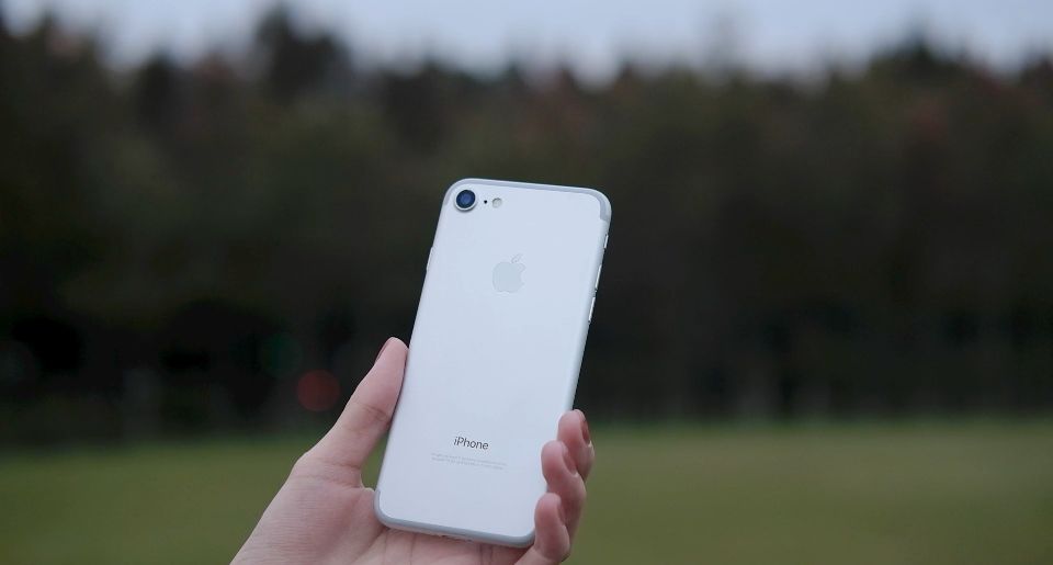 最不起眼的苹果旗舰:iPhone7迟到的评测