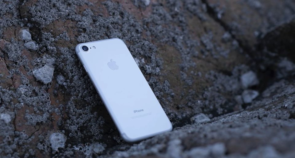 最不起眼的苹果旗舰:iPhone7迟到的评测