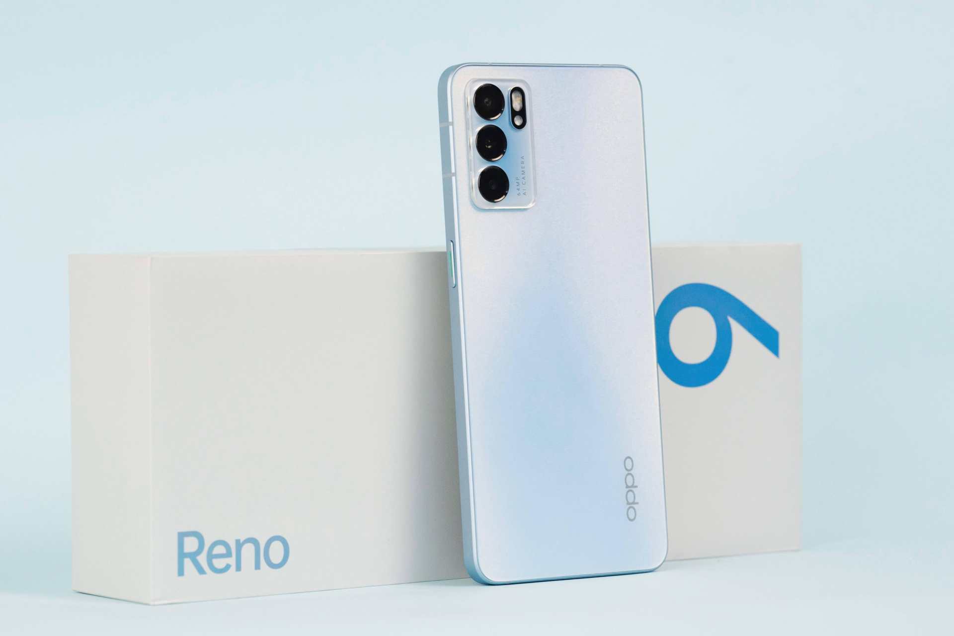 为双手减负?市售热门轻薄5G手机盘点