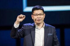 华为Mate40 Pro搭载鸿蒙系统+麒麟9000跌价1210元，降至5389元