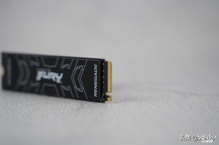 强劲性能 Kingston FURY叛逆者(Renegade)NVMe SSD固态硬盘评测