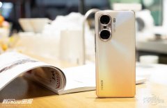 同等价格的荣耀60 Pro和OPPO Reno7 Pro手机你会选哪款？