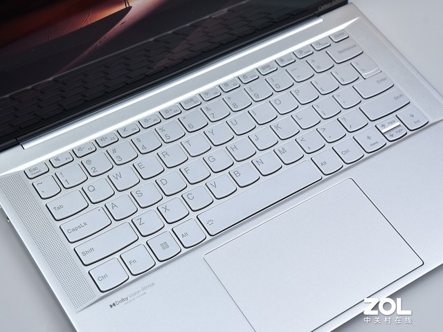「有料评测」联想YOGA Pro 14s Carbon 2022体验:高端材质打造 精致的1.08KG