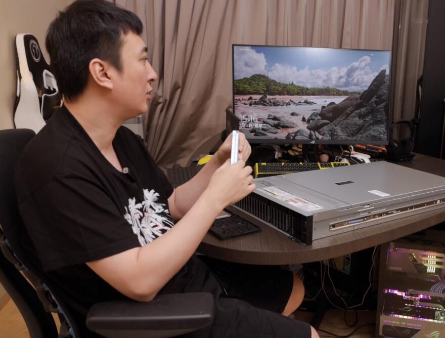 王思聪百万配电脑后续,网速6.79G每秒,几分钟下完赛博朋克2077