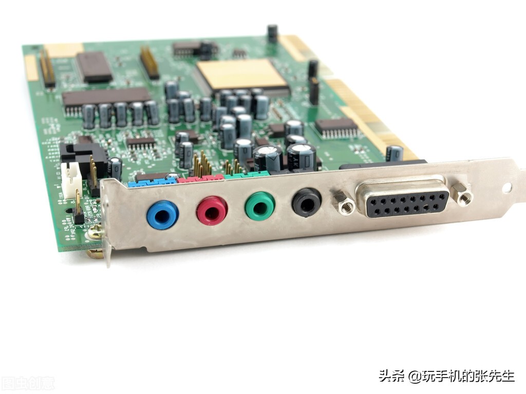 电脑的声音,为什么总是有滋滋滋的噪音?看完这点你就明白了