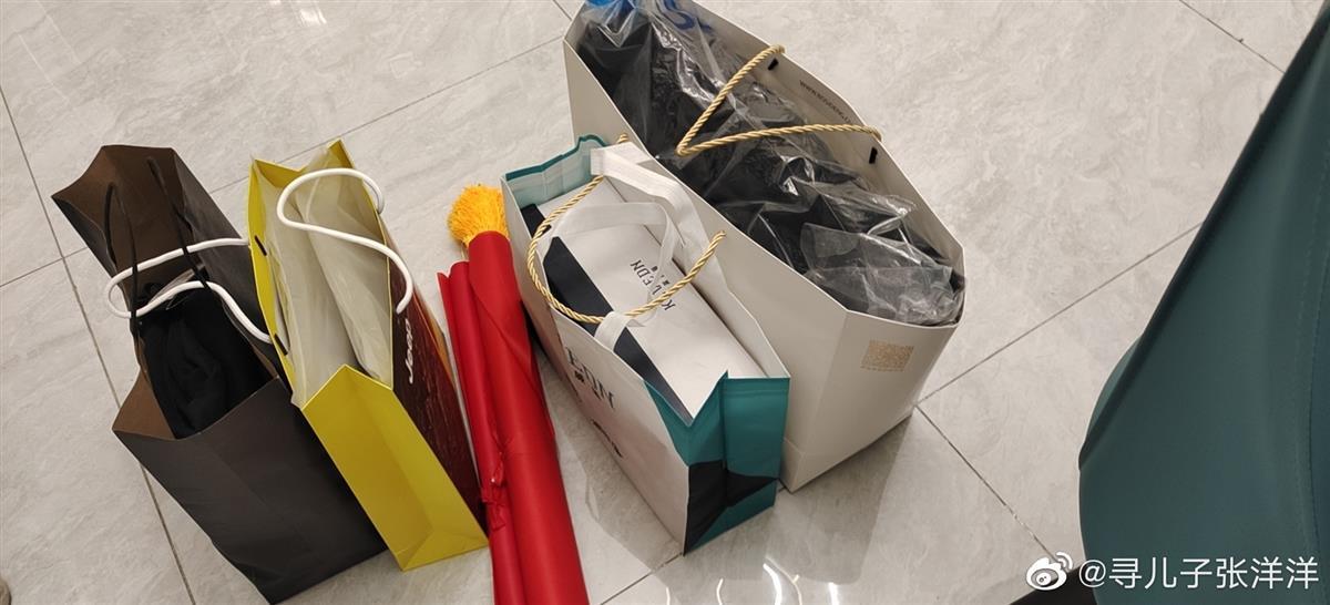刚刚!被拐24年的张洋洋,给了痛哭的母亲一个吻