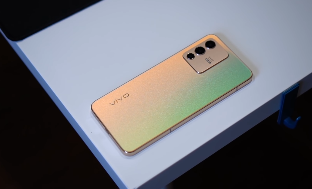 vivo S12使用体验,花费2799元不划算?摸到真机后一切都值了