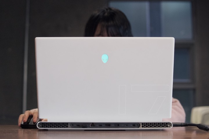 Alienware X 17 体验:外星人想做的,不止是一台游戏本