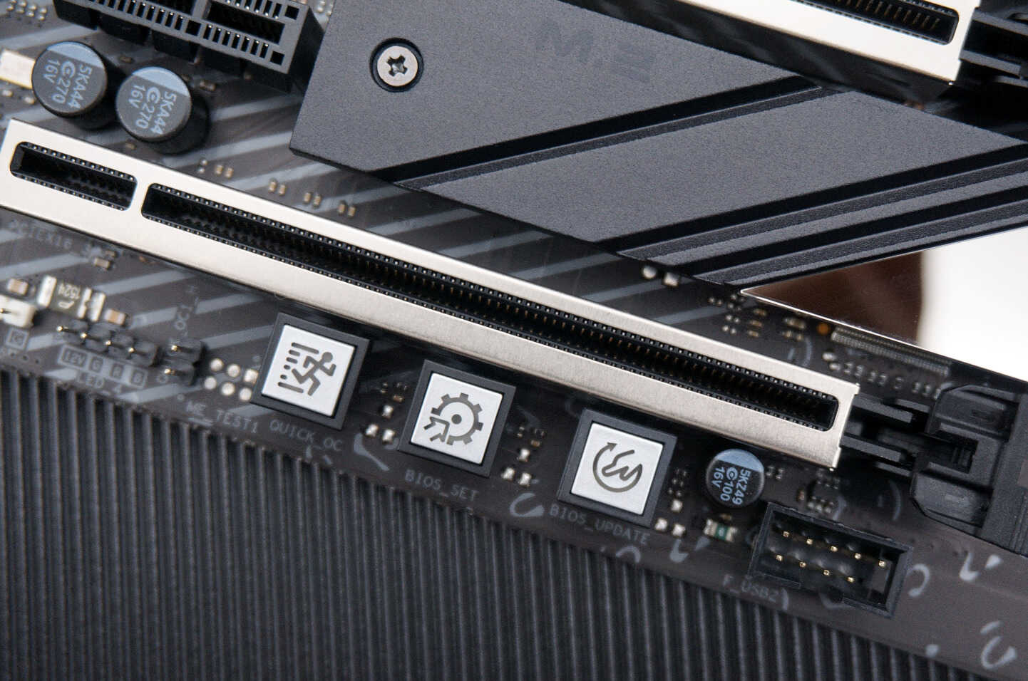 Z590+i9-11900K+RTX 3080,我们一起打造iGame Vulcan梦想级主机