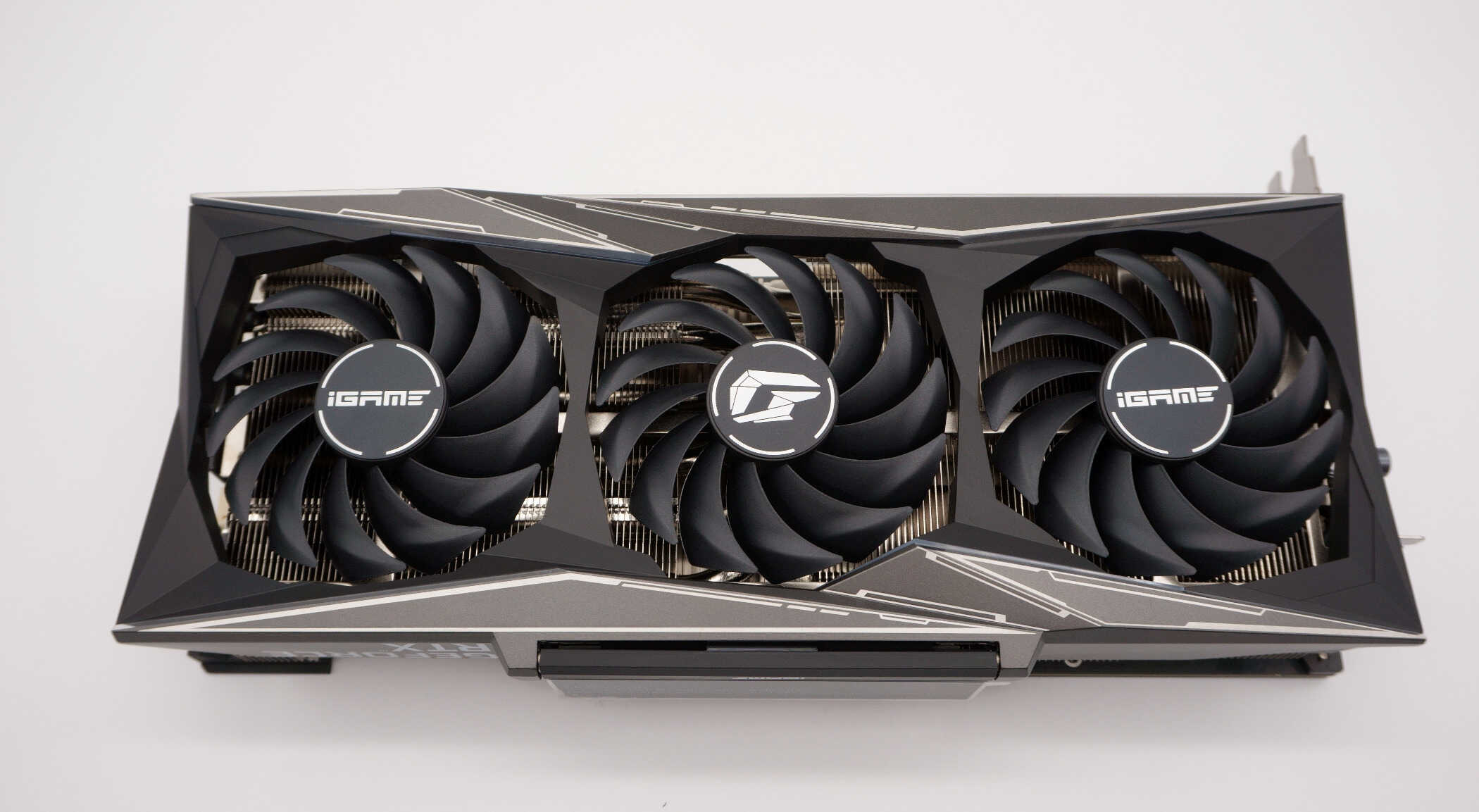 Z590+i9-11900K+RTX 3080,我们一起打造iGame Vulcan梦想级主机