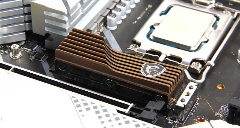 有核显也不耽误NVIDIA的摩擦!i7-12700配RTX3070Ti游戏实测