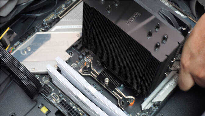 51℃充分压制!超频三东海R4000实测:不到90元的性价比天花板?