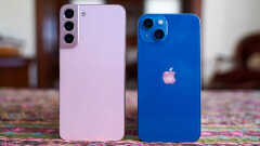 三星GalaxyS22和Iphone13哪款好（两款机型对比数据分析）