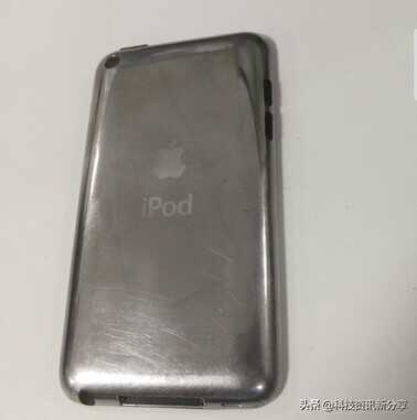 iPod Touch4,让人怀旧的苹果产品!拟物化图标很经典