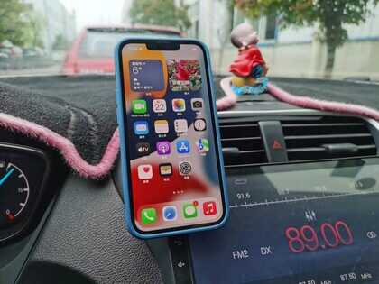 好用的iPhone13无线充有推荐的吗?实测耐尔金无线车载充