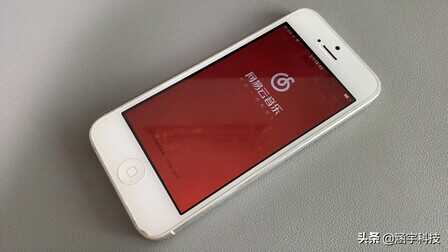 小伙花60元淘了台iPhone 5,十年前的手机还能干啥?