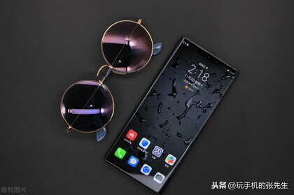 Mate30与Mate30Pro,区别有多大,买哪个更划算?