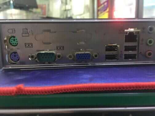 粉丝送给我一套2010年的主板和处理器,有没有哪位网友用的上的!
