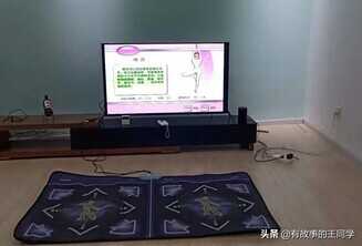 拼多多几十块钱买的跳舞毯,连接电视玩体感游戏比switch还过瘾