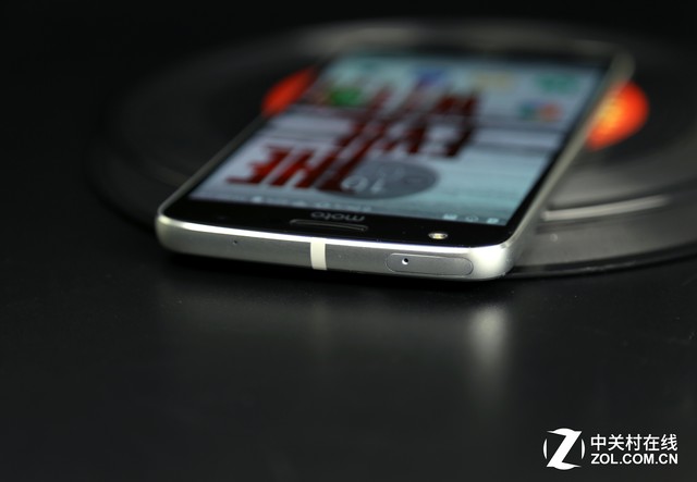 长续航娱乐强机 Moto Z Play全面评测