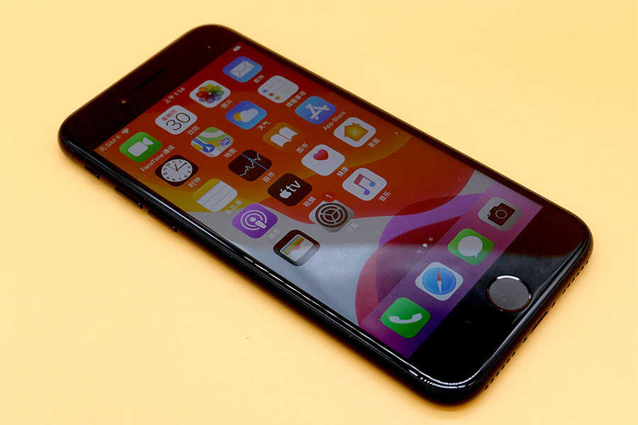 iPhone SE配置差劲，为啥有人给好评？答案在此：每天只用1小时