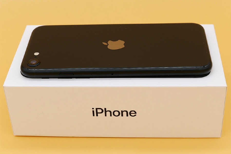 iPhone SE配置差劲，为啥有人给好评？答案在此：每天只用1小时