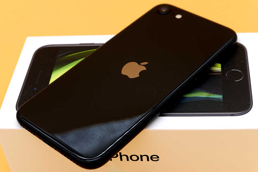 iPhone SE配置差劲，为啥有人给好评？答案在此：每天只用1小时