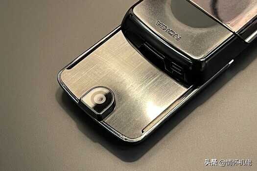 抛弃iPhone,我用诺基亚8800 Sirocco度过了一天