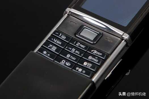 抛弃iPhone,我用诺基亚8800 Sirocco度过了一天