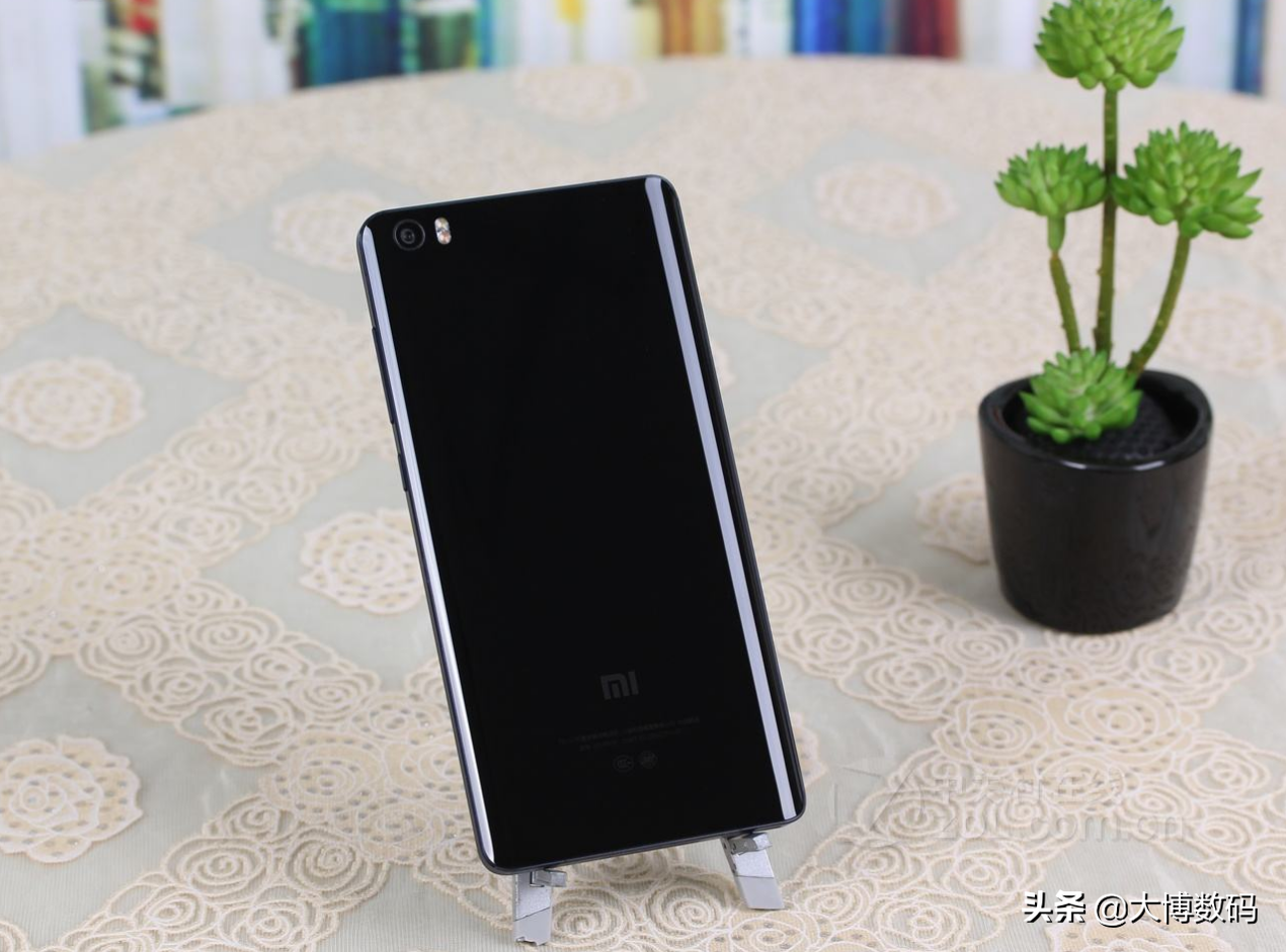 小米note顶配仅200多,HiFi+2K屏,影音备用还不错