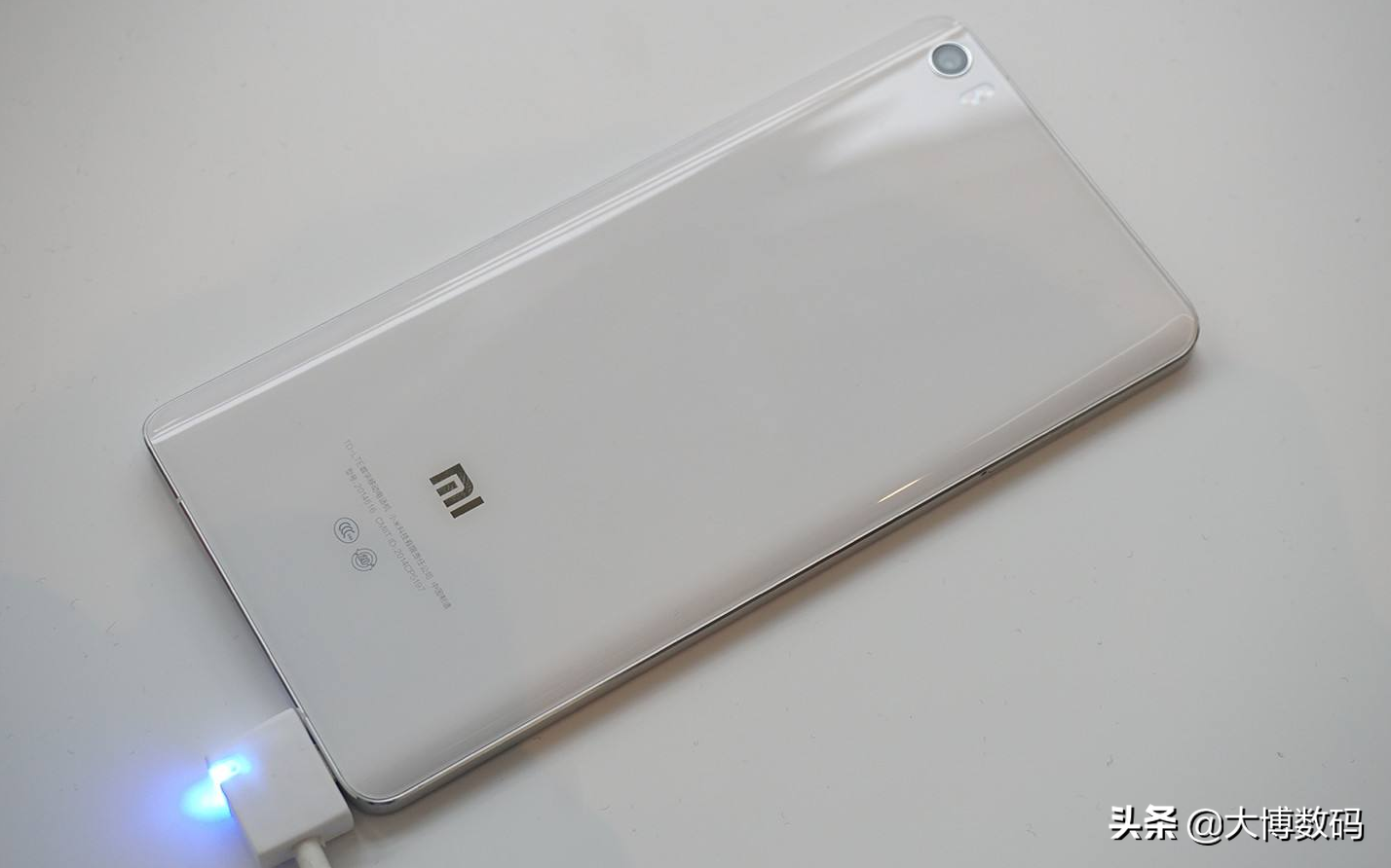 小米note顶配仅200多,HiFi+2K屏,影音备用还不错
