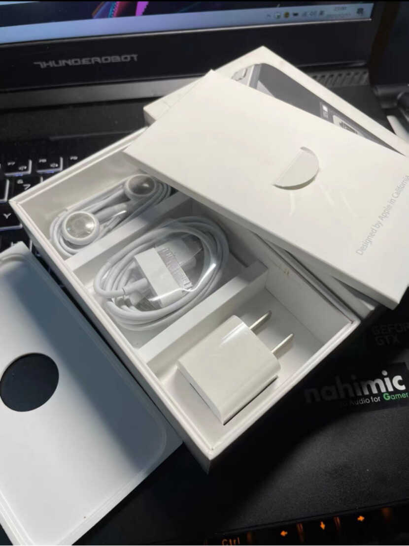 全新未激活iPhone4现身,曾经卖4999起,如今只值650元
