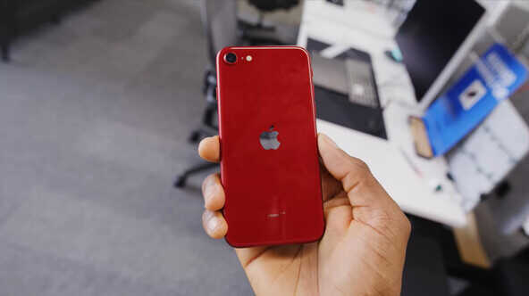 姨妈红iPhoneSE2022评测:仅售3499元,旧瓶装新酒是种什么体验