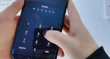 手机密码忘记了怎么解锁?不用花钱去刷机,按2个键10秒就搞定