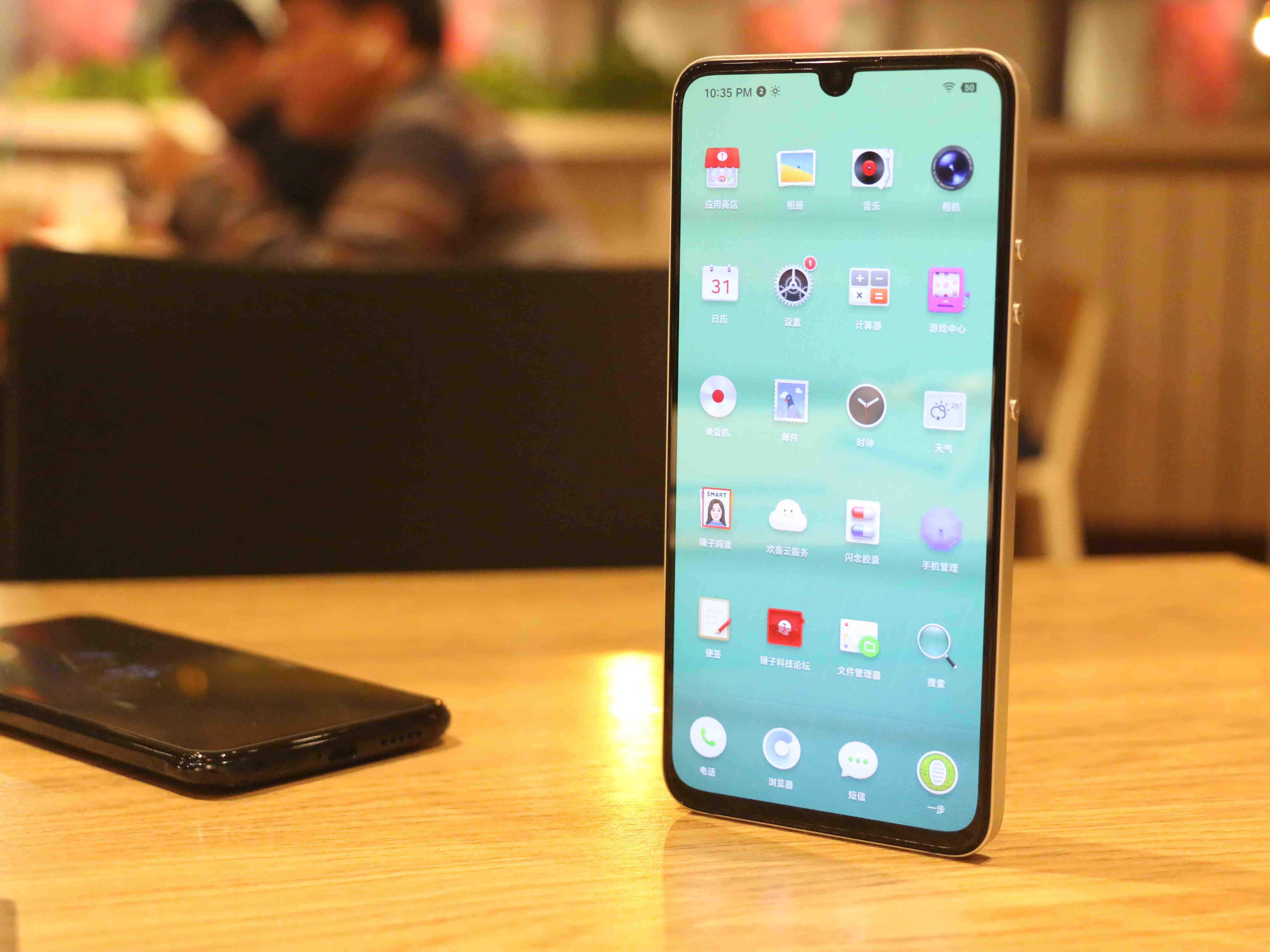 坚果Pro 3分屏功能广受好评,更新一步3.0后或同屏操作4个APP