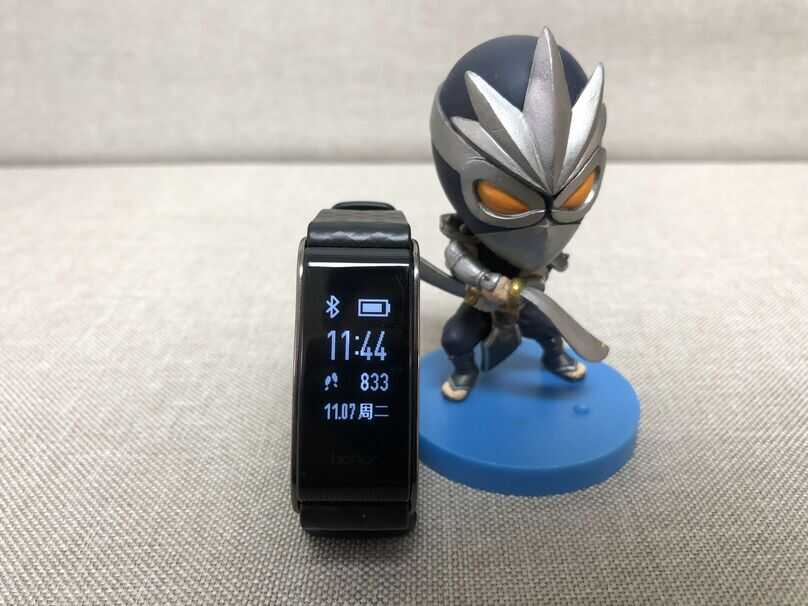 索尼G1109 Xperia Touch投影仪，触控吃鸡