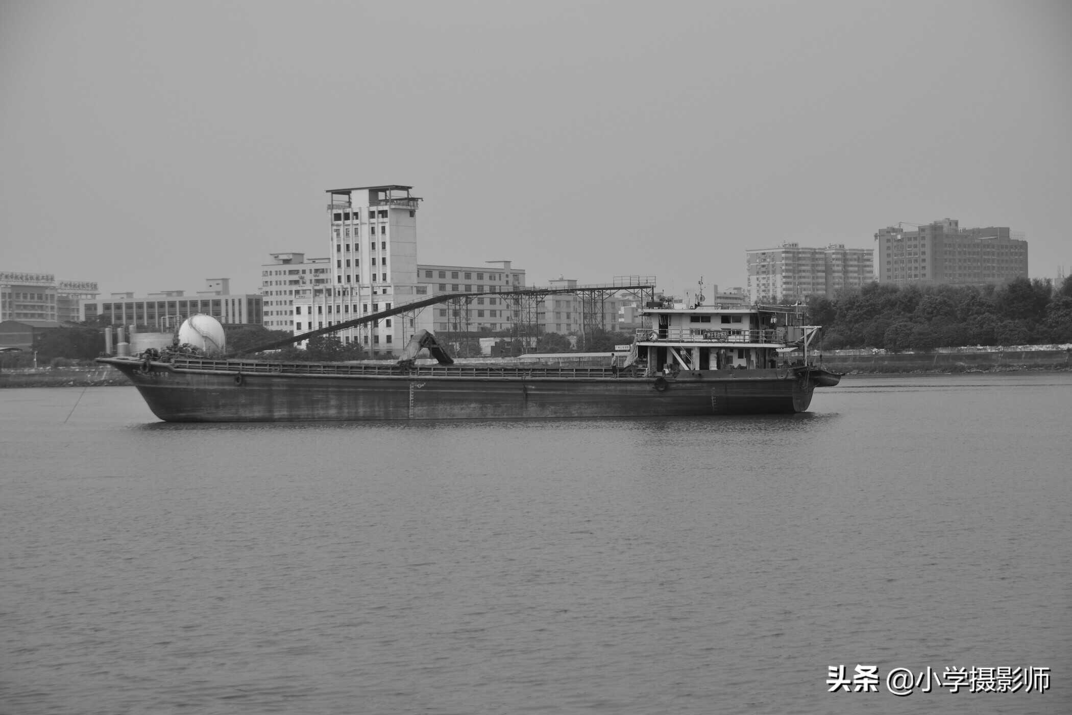 入门级“牛头”F2.8恒定大光圈只售1799元,适马17-50 F2.8