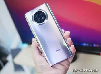 荣耀X20跌至1268元了,66W快充+6400万三摄,还值得买吗?