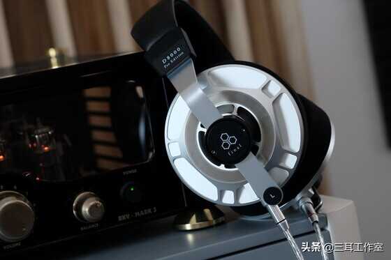 要在监听领域叫板STAX,D8000 Pro除了声音还有别的优点吗?