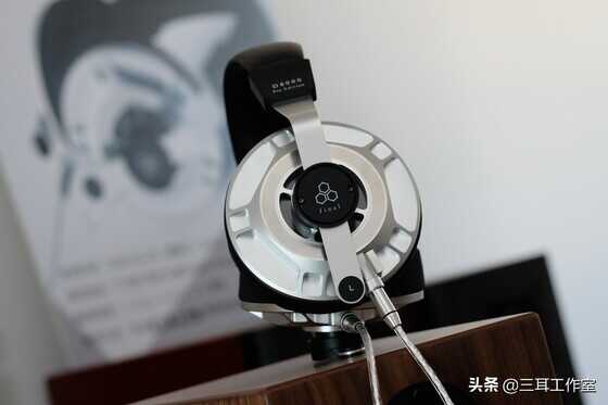 要在监听领域叫板STAX,D8000 Pro除了声音还有别的优点吗?