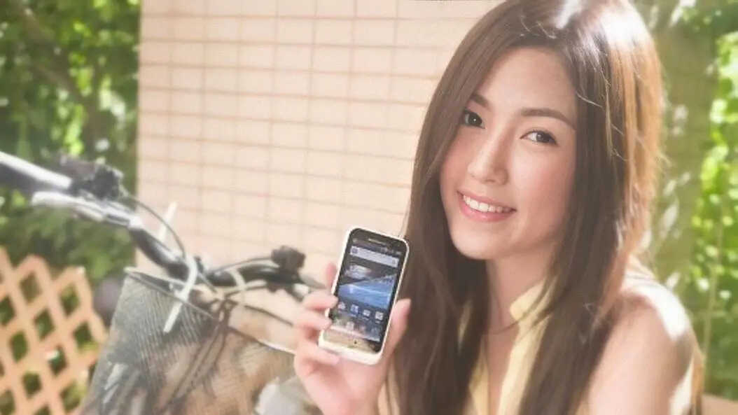摩托罗拉复刻「戴妃」,却是一碗无味的冷饭
